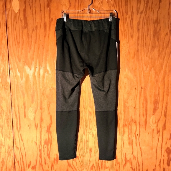 TRENDZ Gray, Black And White Leggings With Sheer Fabric at Front of Knee Sz Larg - Picture 2 of 6